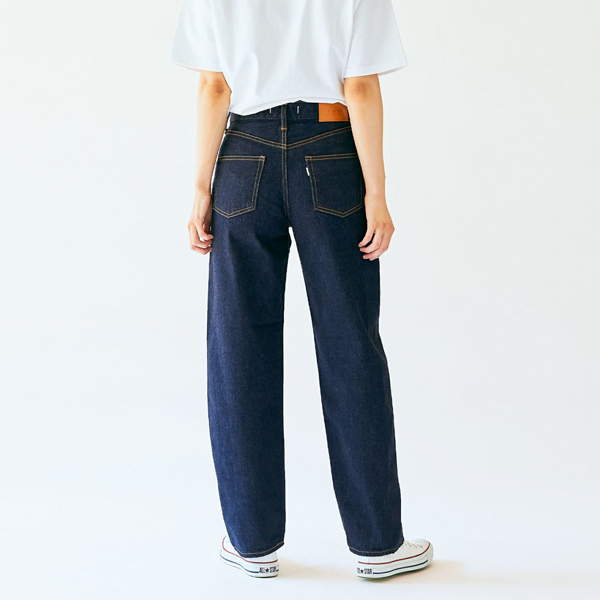 後ろ姿のシルエットもキレイ 後ろ姿のシルエットもキレイ