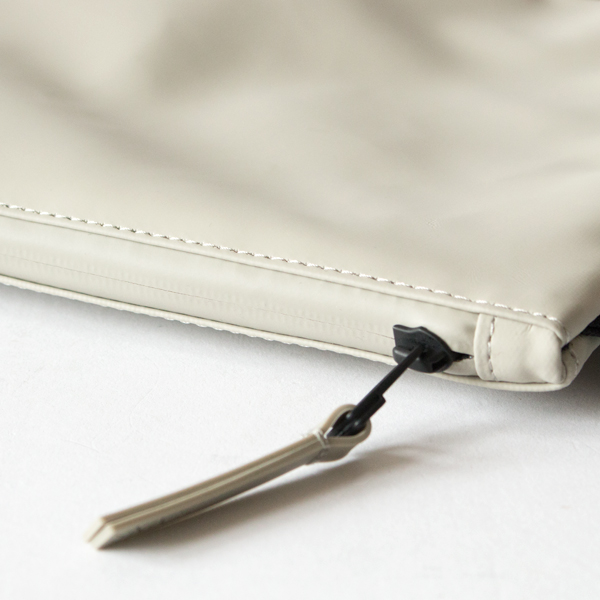 水が入りにくい止水ファスナー(CEMENT)