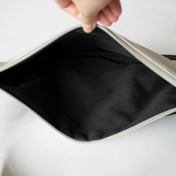 大きい開き口(CEMENT)