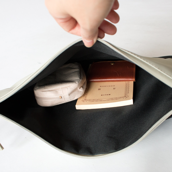 アイテムもすっきり収納(CEMENT)