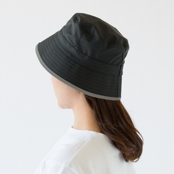 ツバが広がらないスマートなデザイン(BLACK REFLECTIVE) ツバが広がらないスマートなデザイン(BLACK REFLECTIVE)