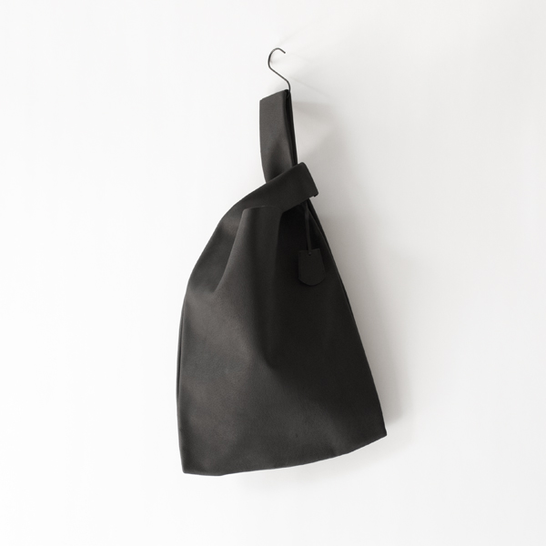 HALLIE レザー レジブクロ(BLACK)