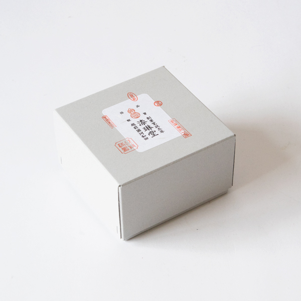 プレゼントしやすい箱付き