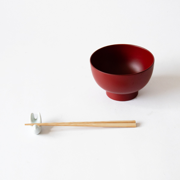 食卓をさりげなく彩ってくれるお椀(4.5寸 朱)