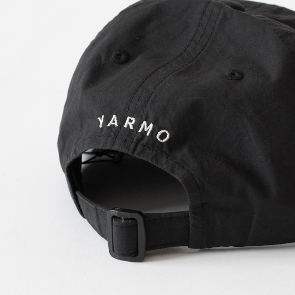 バックにはYARMOのロゴ入り(BLACK)