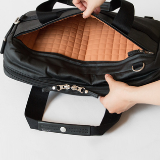 Office Bag Jet Black／QWSTION（クエスション）｜愛着を持ってずっと