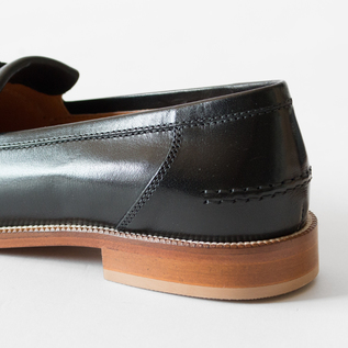 Tassel loafers Black／DIEGO BELLINI / Shop ZUTTO for the