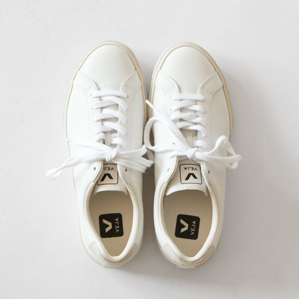 未使用 VEJA レザースニーカー ホワイト EA2001A 25cm レザースニーカー ESPLAR/EXTRA-WHITE／VEJA（ベジャ）｜愛着を持って