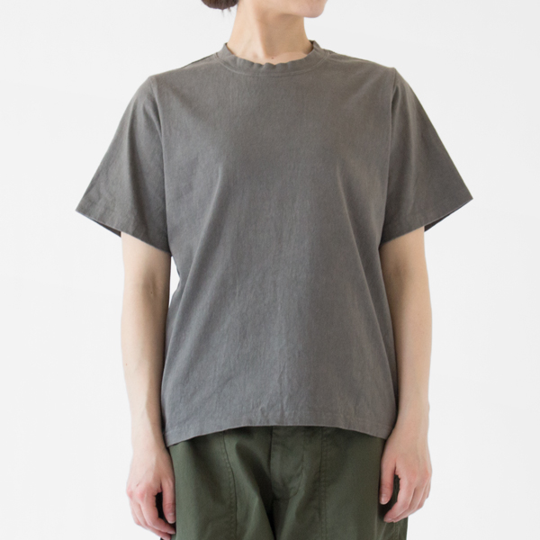 ナチュラルダイ 丸胴クルーネック半袖Tシャツ(矢車附子染(GREY))