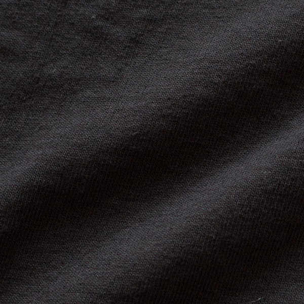 Tシャツにしては肉厚の部類に入る7.2オンスの丈夫な生地