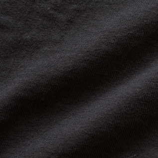 Tシャツにしては肉厚の部類に入る7.2オンスの丈夫な生地 Tシャツにしては肉厚の部類に入る7.2オンスの丈夫な生地