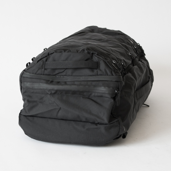 SEG42 ONE BAG TRAVEL PACK トラベルバッグ 底面 SEG42 ONE BAG TRAVEL PACK トラベルバッグ 底面