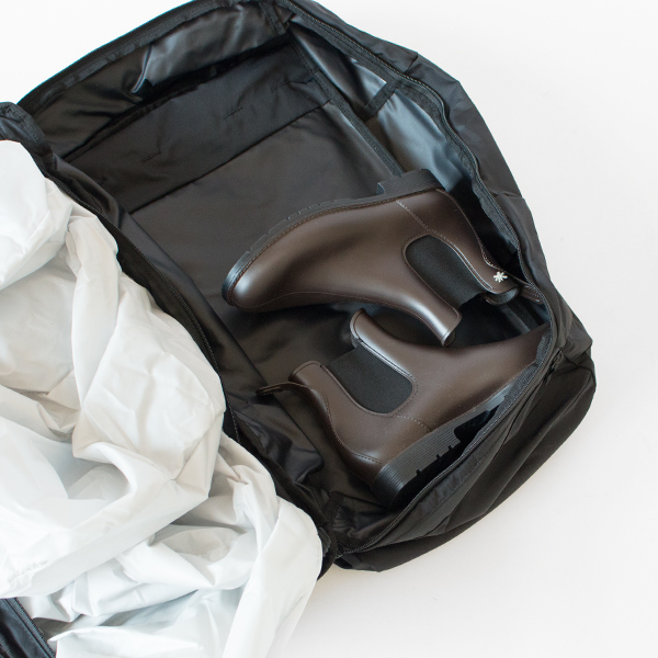 靴や汚れたものは分けて収納できます 靴や汚れたものは分けて収納できます