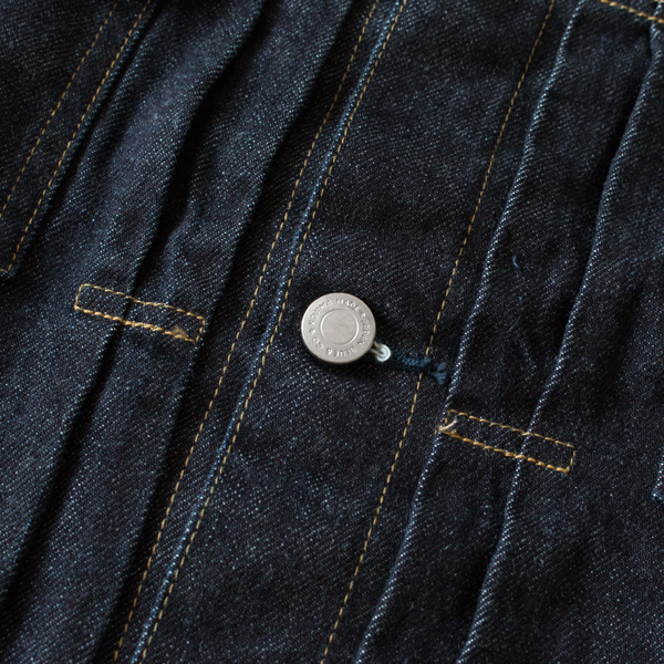 フロントにはプリーツ フロントにはプリーツ