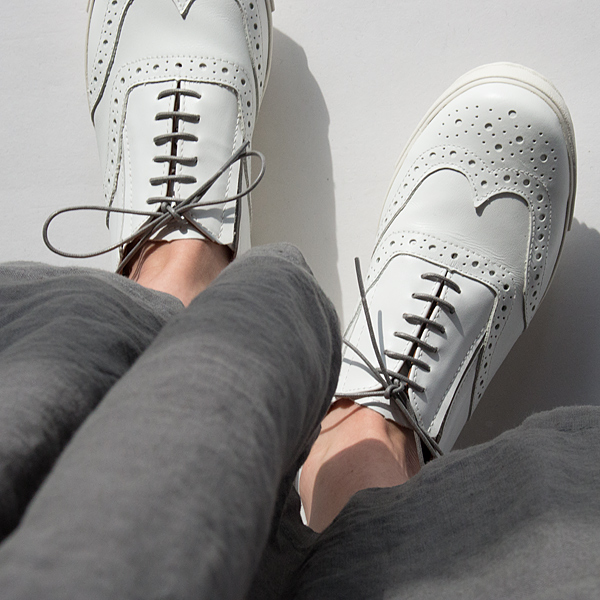 グレー(ses amis ウイングチップ スニーカー WHITEとの組み合わせ例) グレー(ses amis ウイングチップ スニーカー WHITEとの組み合わせ例)