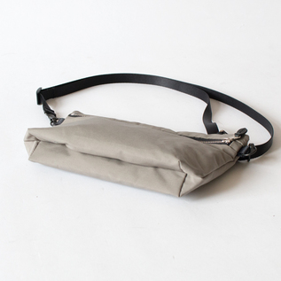 ショルダーバッグ W ZIP SHOULDER M／STANDARD SUPPLY（スタンダード