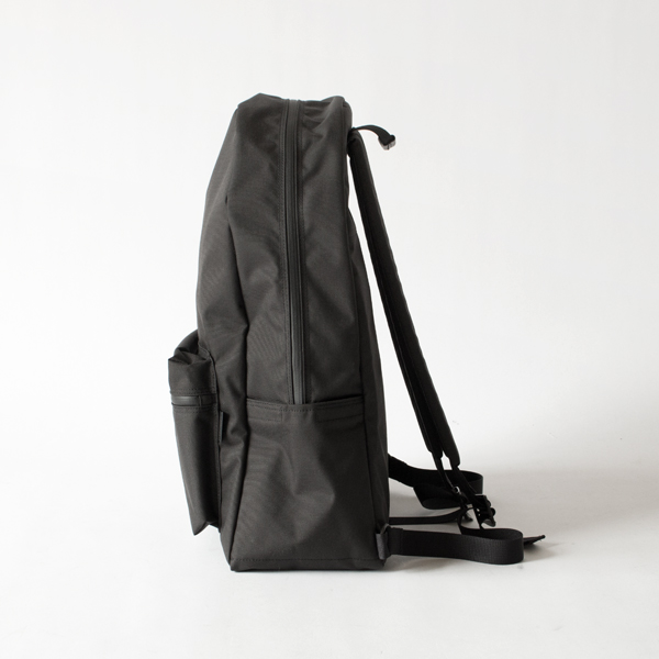MATTE COMMUTE DAYPACK バックパック(BLACK)