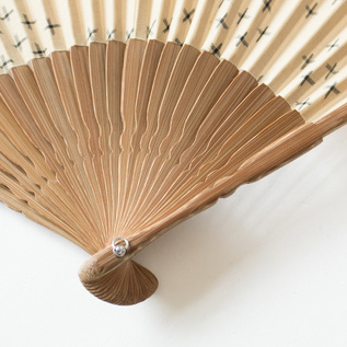 扇子／能登上布 YAMAZAKI NOTOJOFU｜愛着を持ってずっと使いたいモノを