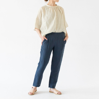 夏にも涼しげに着こなせます(40 BLUE NAVY、身長162cm)
