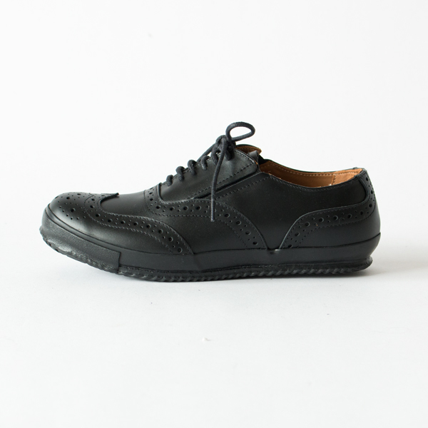 ses amis ウイングチップ スニーカー BLACK／chausser（ショセ）｜愛着