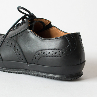 極美品 未使用 ショセ ウイングチップ レースアップシューズ ビブラムソール ses amis ウイングチップ スニーカー BLACK／chausser（ショセ）｜愛着