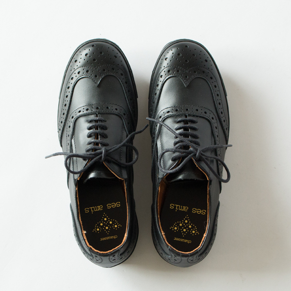 ses amis ウイングチップ スニーカー BLACK／chausser（ショセ）｜愛着