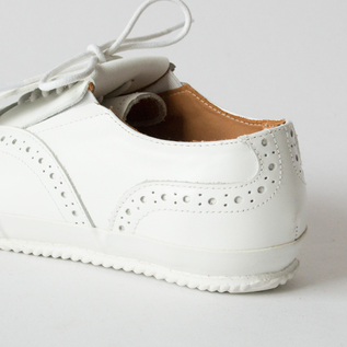 ses amis ウイングチップ スニーカー WHITE／chausser（ショセ）｜愛着