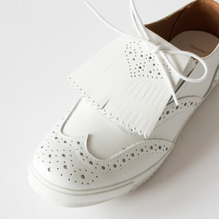 ses amis ウイングチップ スニーカー WHITE／chausser（ショセ）｜愛着
