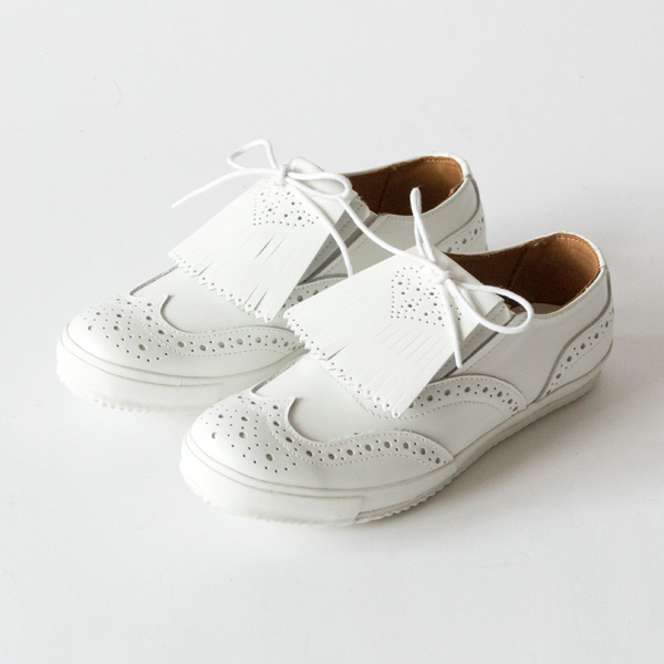 【新品】chausser ses amis ウイングチップ スニーカー24.5 ses amis ウイングチップ スニーカー WHITE／chausser（ショセ）｜愛着