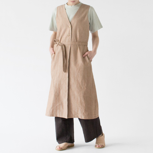 ベルトを使ってメリハリのある着こなしに(BEIGE、身長162cm)