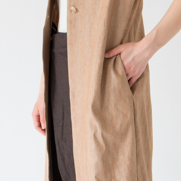 両脇にシームポケットがあります(BEIGE)
