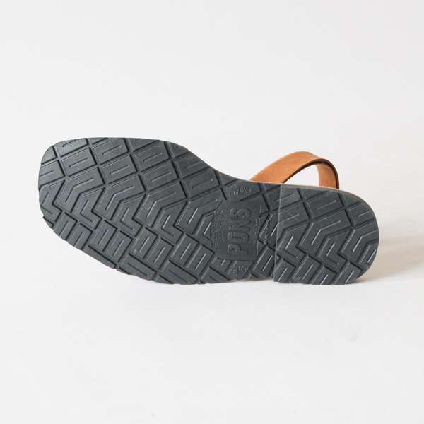 滑りにくく、ソールの返りが良いので軽快な履き心地 滑りにくく、ソールの返りが良いので軽快な履き心地