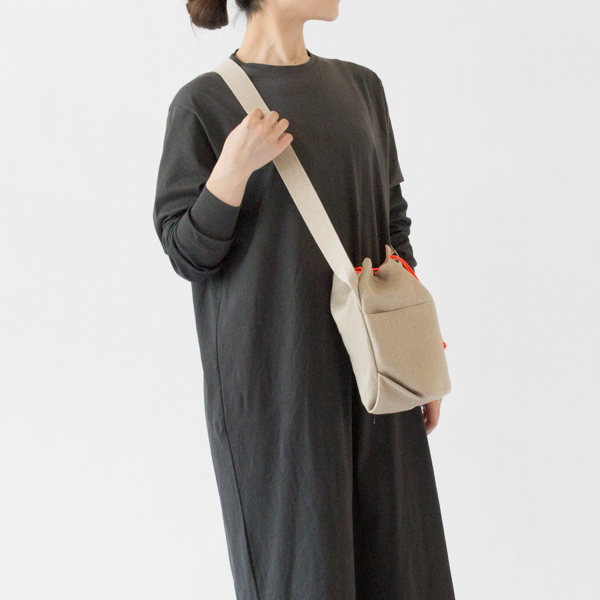 柔らかなリネンの質感(LINEN)