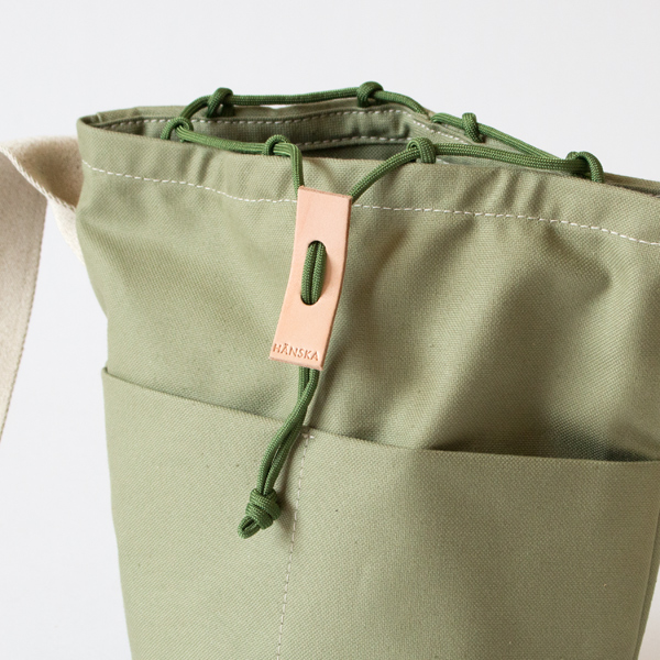 アクセントになる紐部分(PALE GREEN)