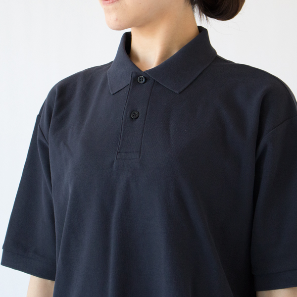 すっきりとした首回り (DK.NAVY S)