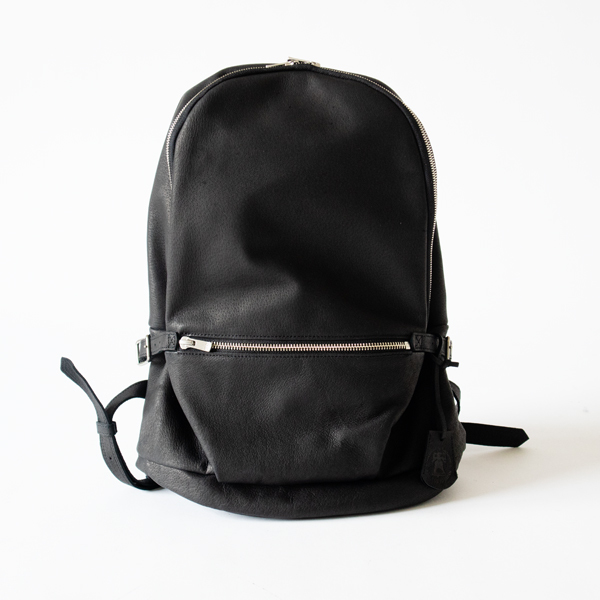 BLACK　※チャームは付属していません。