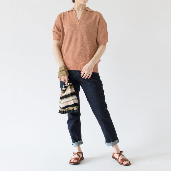 細身のパンツとも相性抜群(tan、身長162cm)