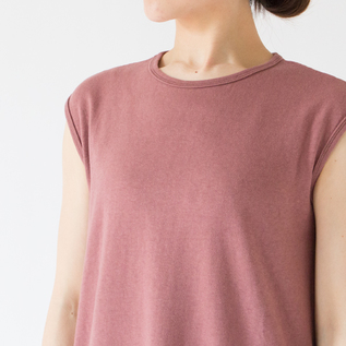 アレンジしやすいすっきりとした首回り(mauve pink) アレンジしやすいすっきりとした首回り(mauve pink)