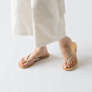 トングサンダル SAND／NICOLAS LAINAS（ニコラス ライナス）｜愛着を