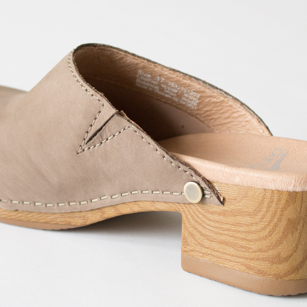 軽さと歩きやすさが特徴のモダンクロッグス 軽さと歩きやすさが特徴のモダンクロッグス