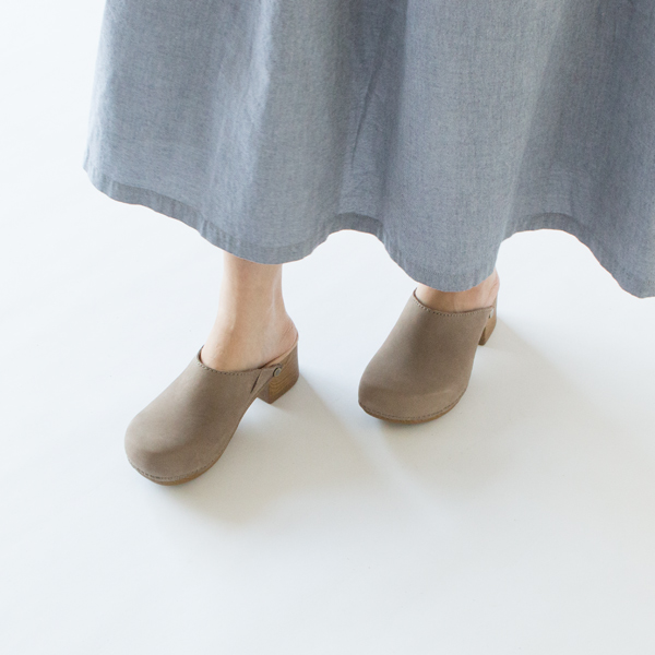 モダンクロッグス GIULIA TAUPE モダンクロッグス GIULIA TAUPE