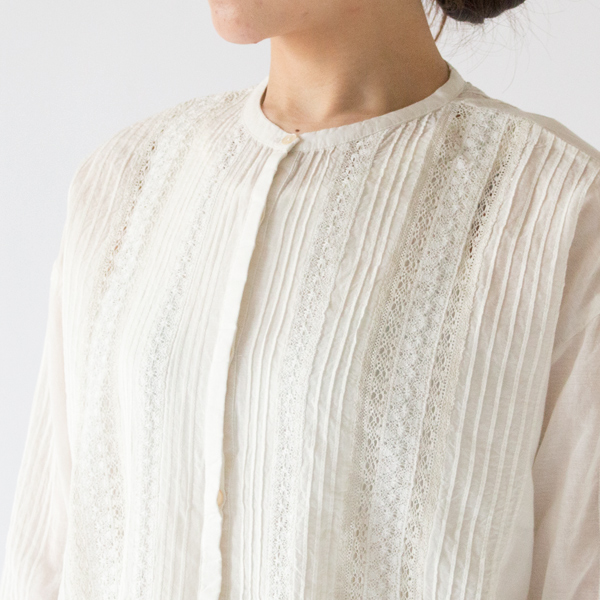 高級リバーレースがアクセントになっています 高級リバーレースがアクセントになっています