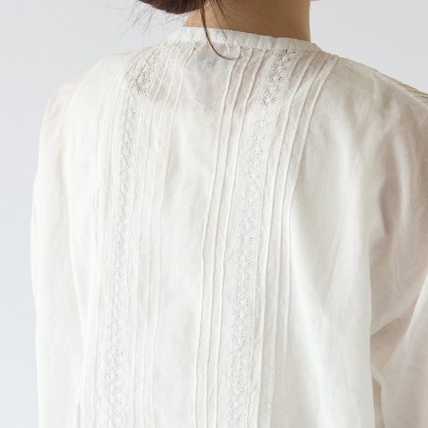 高級リバーレースがアクセントになっています 高級リバーレースがアクセントになっています