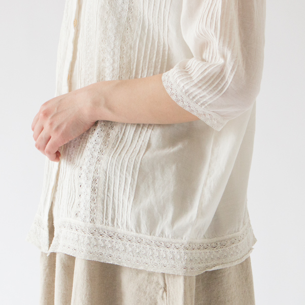 高級リバーレースがアクセントになっています 高級リバーレースがアクセントになっています