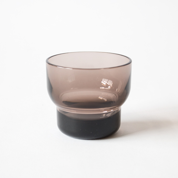 まるでガラスのような艶と透明感 まるでガラスのような艶と透明感