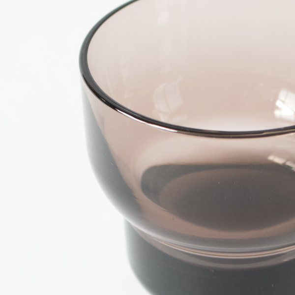 まるでガラスのような艶と透明感 まるでガラスのような艶と透明感