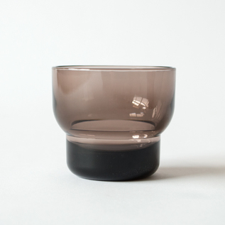 酒器にも使える品格と落ち着いた色味 酒器にも使える品格と落ち着いた色味