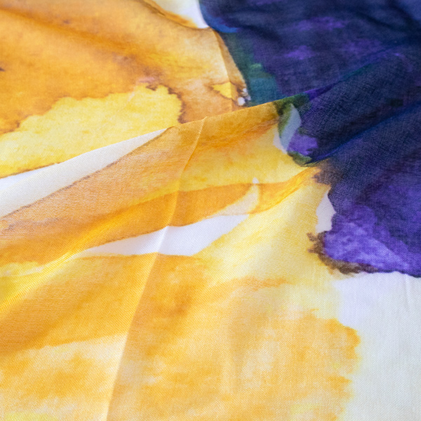 軽く、滑らかな肌触り 軽く、滑らかな肌触り