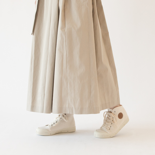 ロング丈で綺麗に着こなせます(BEIGE)
