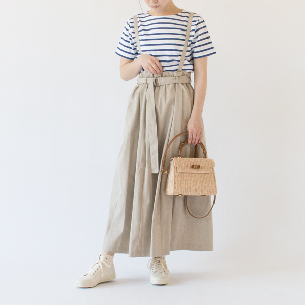 可愛さと品の良さを併せ持つ吊りスカート(BEIGE、身長162cm)